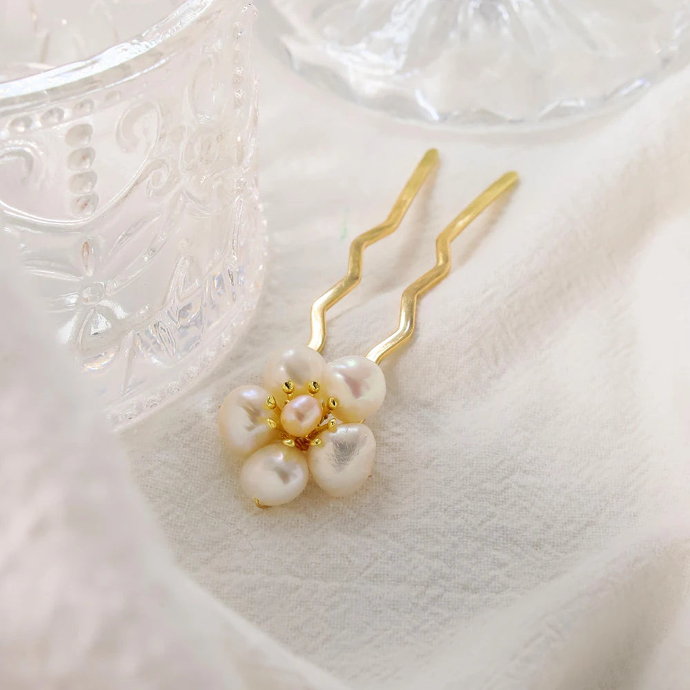 Elegant Flamenco Comb with Freshwater Pearls Hair Clip