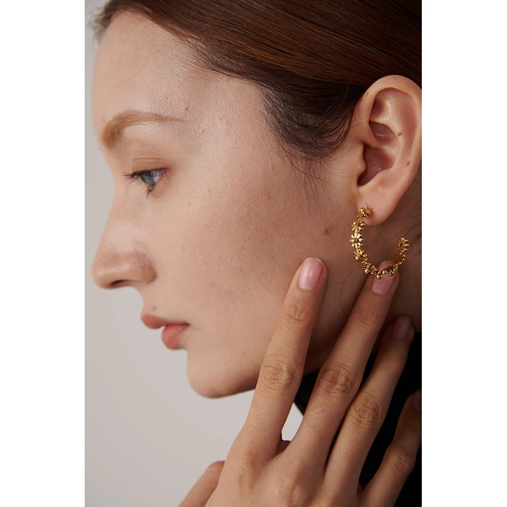 Trendy Golden Metal Round Flower Hoop Earrings