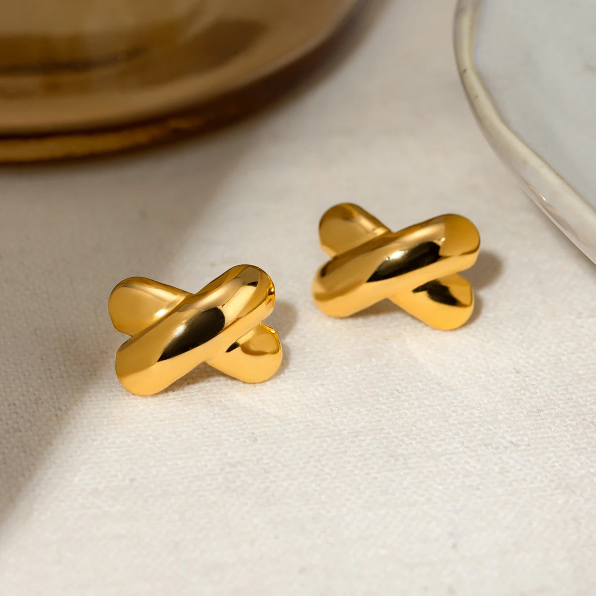 Classical Vintage Golden X-Shaped Stud Earrings