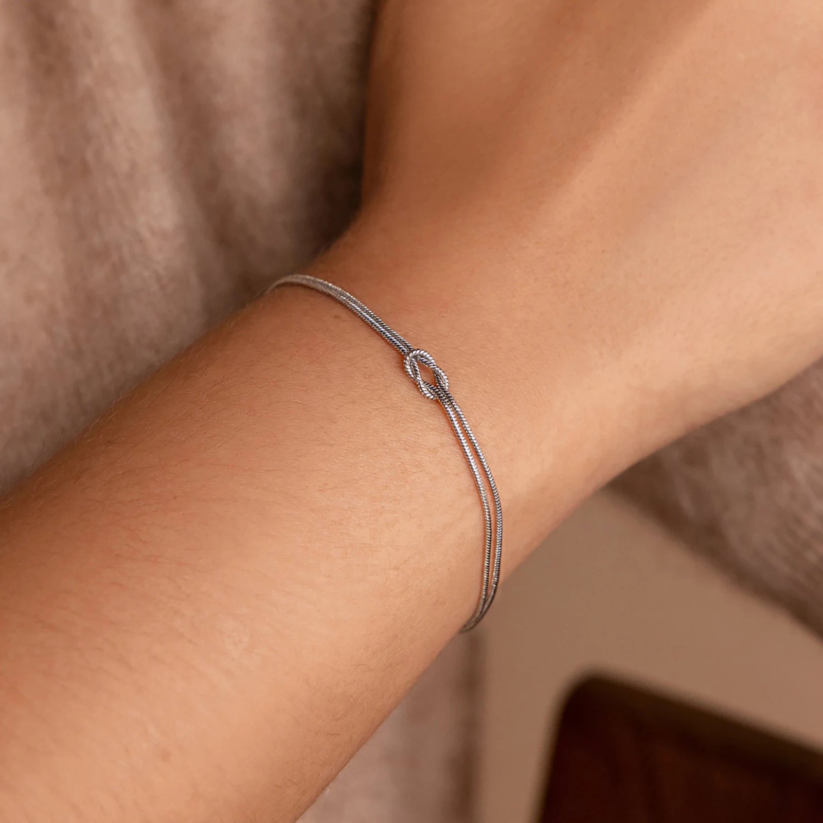 Skyrim Double Snake Chain Love Knot Bracelet