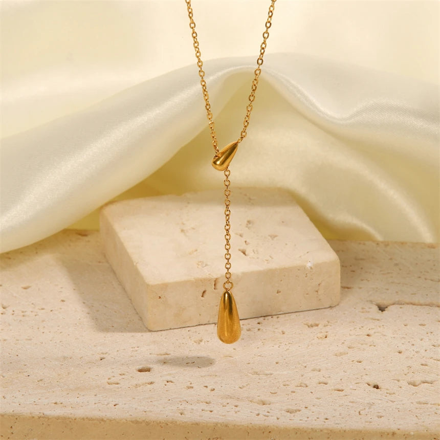 Vintage Elegance Water Droplet Tassel Necklace