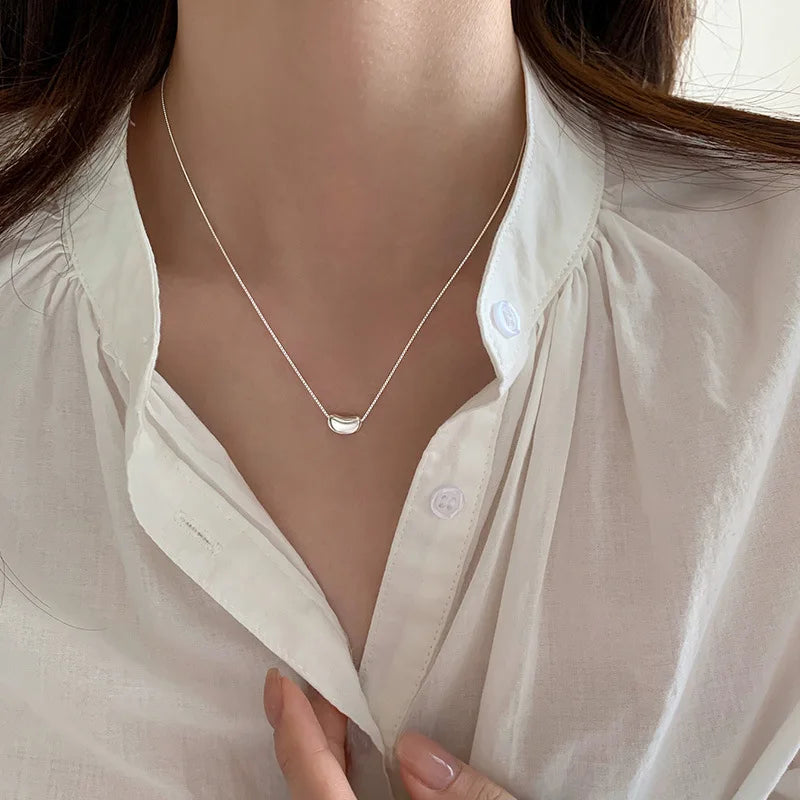 Bean-Shaped Geometric Choker Necklace