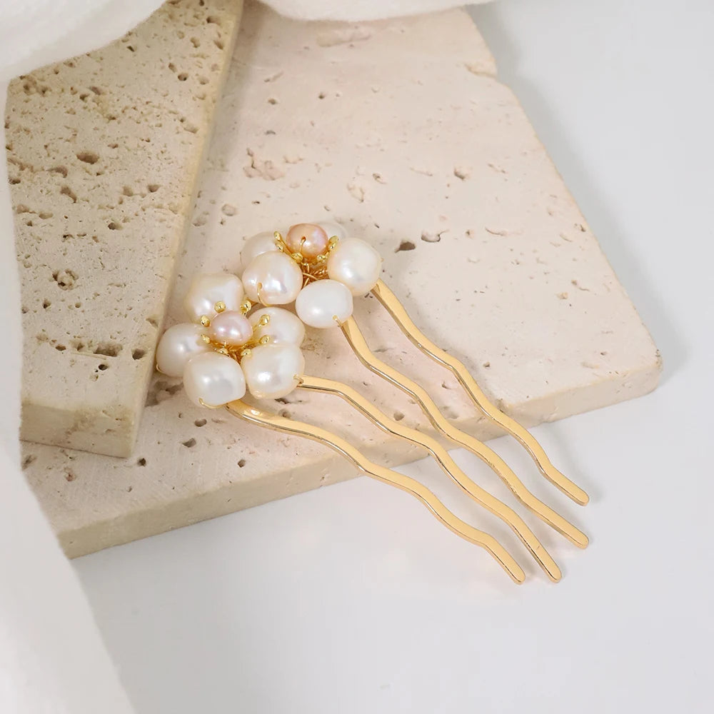 Elegant Flamenco Comb with Freshwater Pearls Hair Clip