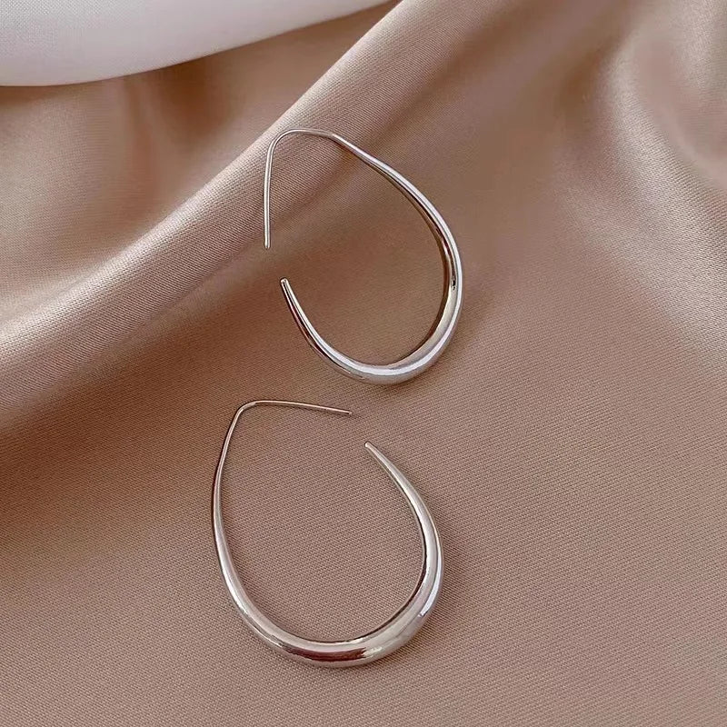 Geometric Oval Hoop Earrings