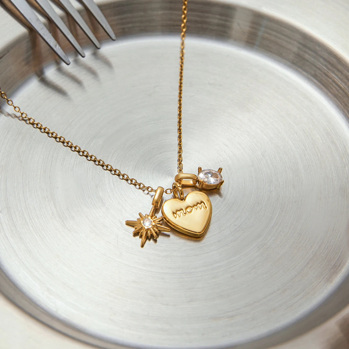 Eternally Loved Mum Necklace – Zirconia Heart & Star Pendant